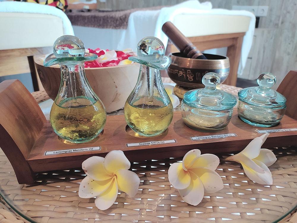 The Capital Hotel And Resort Seminyak Buitenkant foto