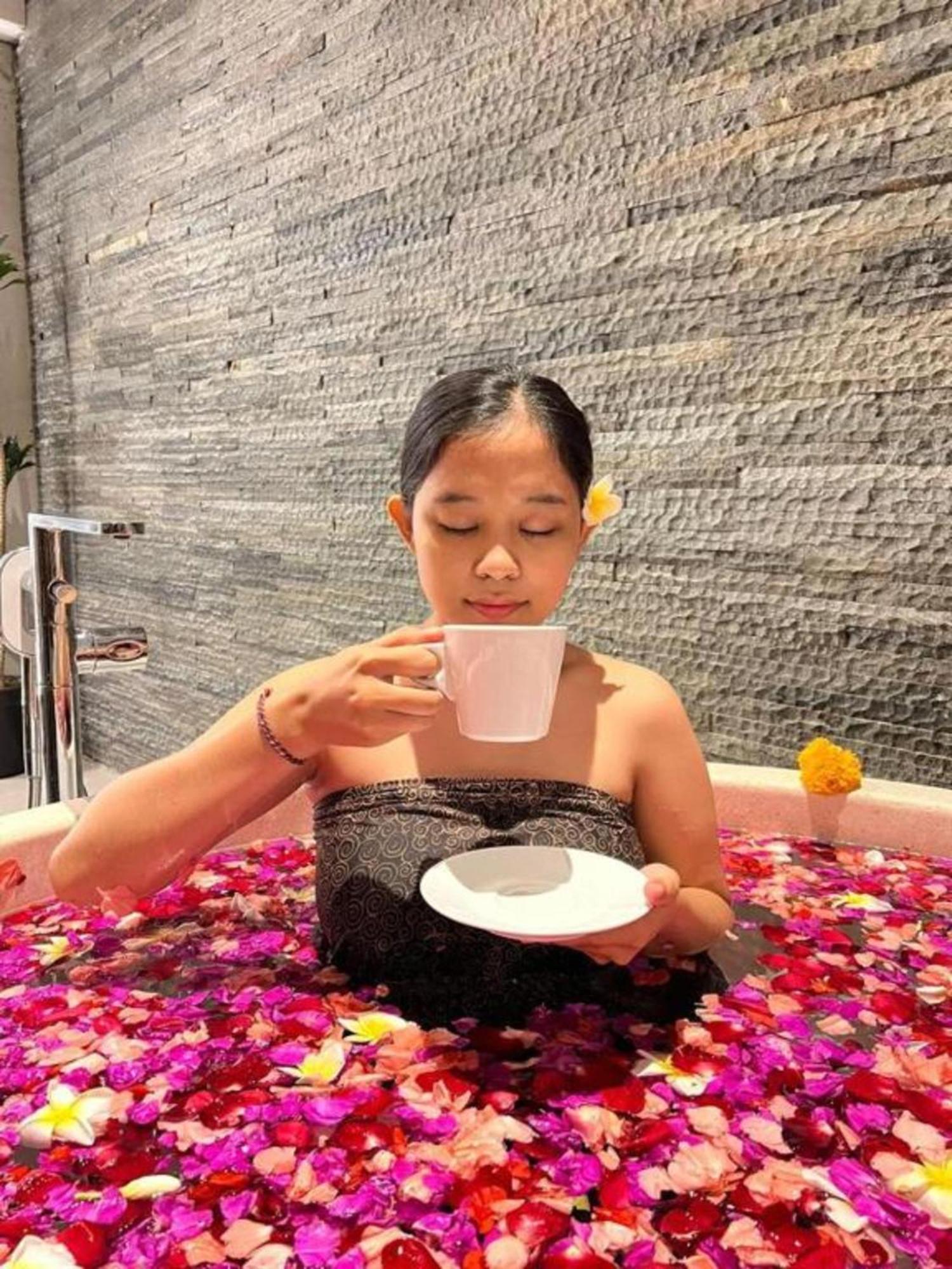 The Capital Hotel And Resort Seminyak Buitenkant foto