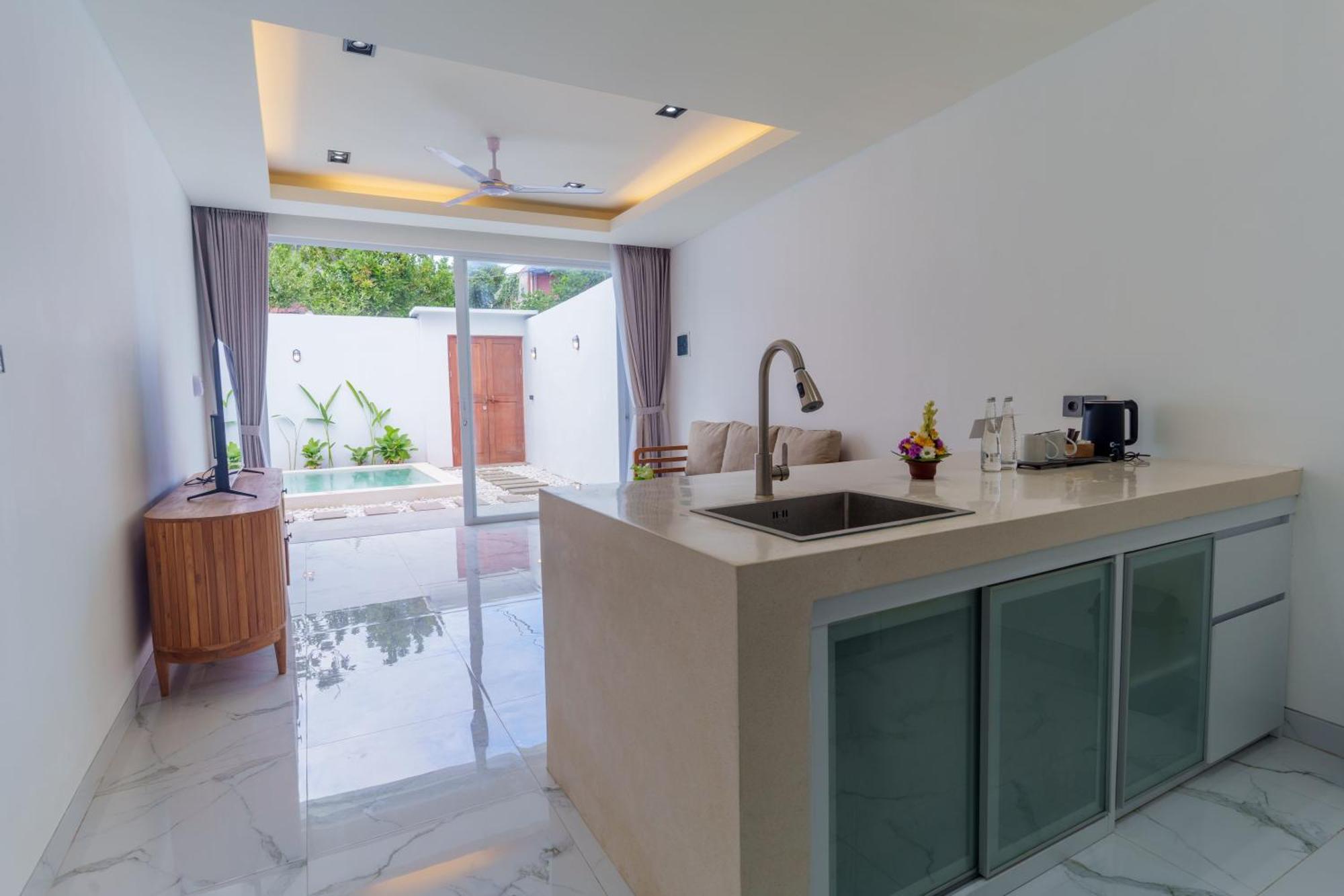 The Capital Hotel And Resort Seminyak Buitenkant foto